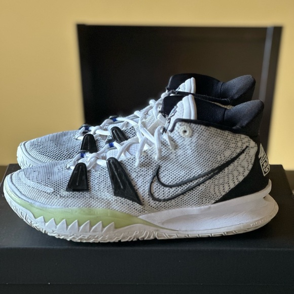 Nike Kyrie 7 Black White- CQ9326 100  Size 10 PRE-OWNED main image 8